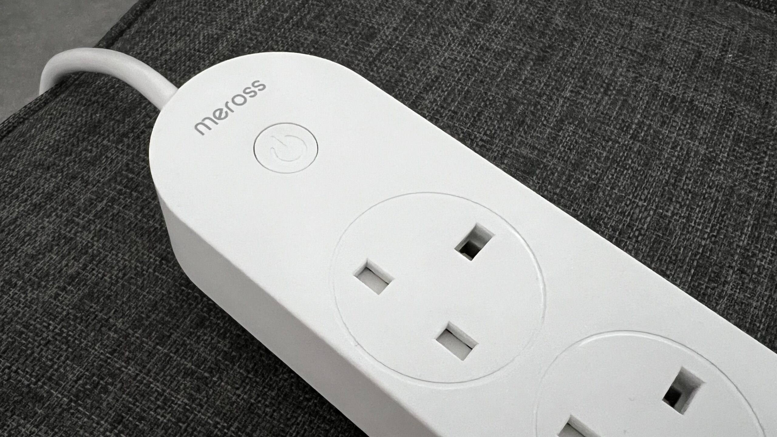 The Meross HomeKit enabled Powerstrip